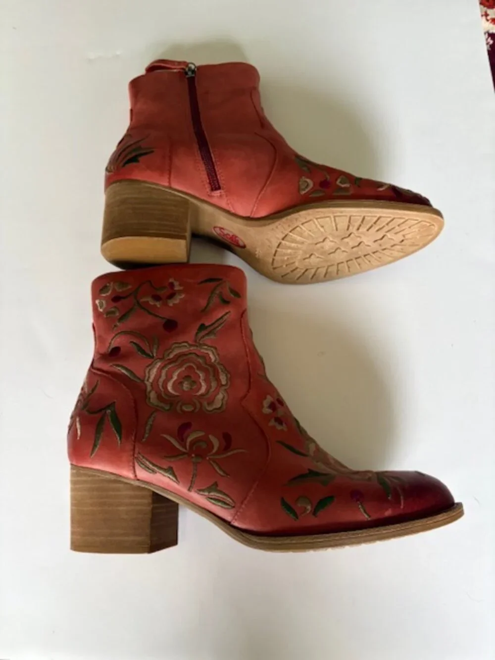 Sofft embroidered leather bootie - Picture 8 of 8